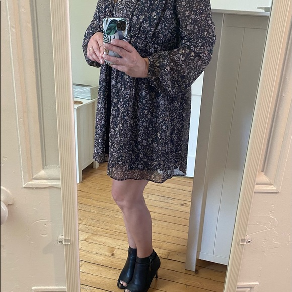 Zara | Floral babydoll v-neck dress. Size Small. - Picture 2 of 8